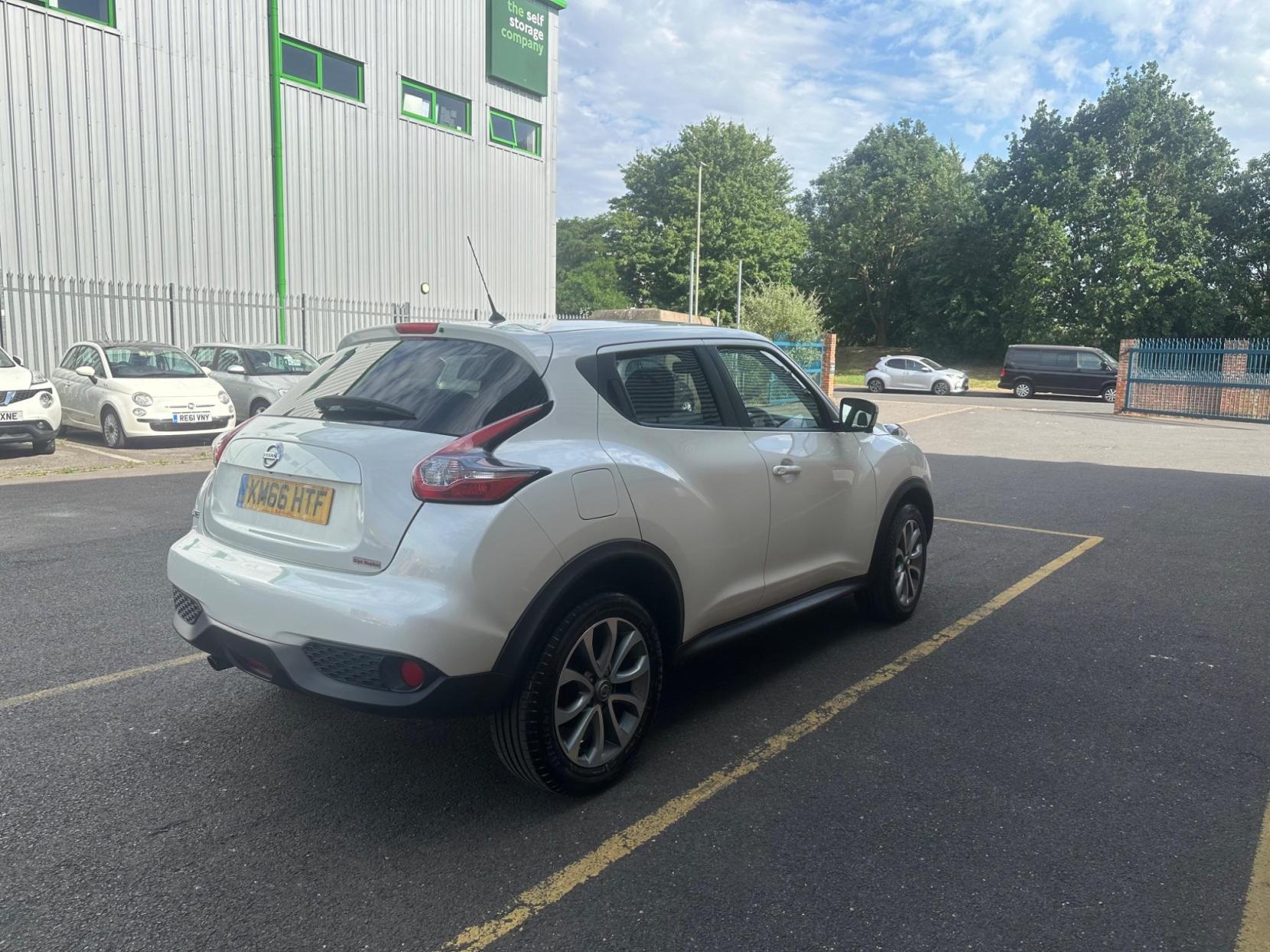 Nissan Juke 1.2 DIG-T Tekna Euro 6 (s/s) 5dr