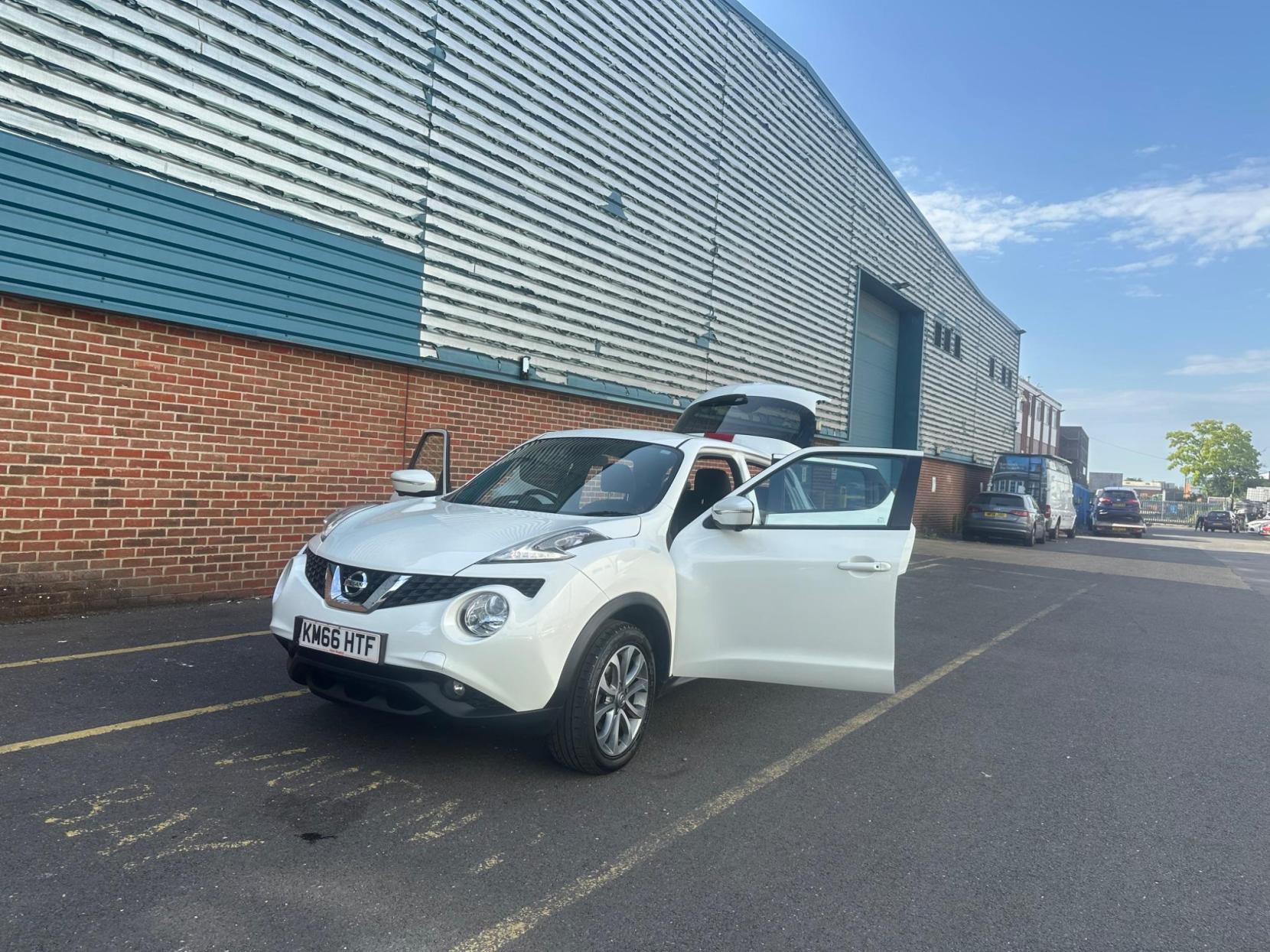 Nissan Juke 1.2 DIG-T Tekna Euro 6 (s/s) 5dr