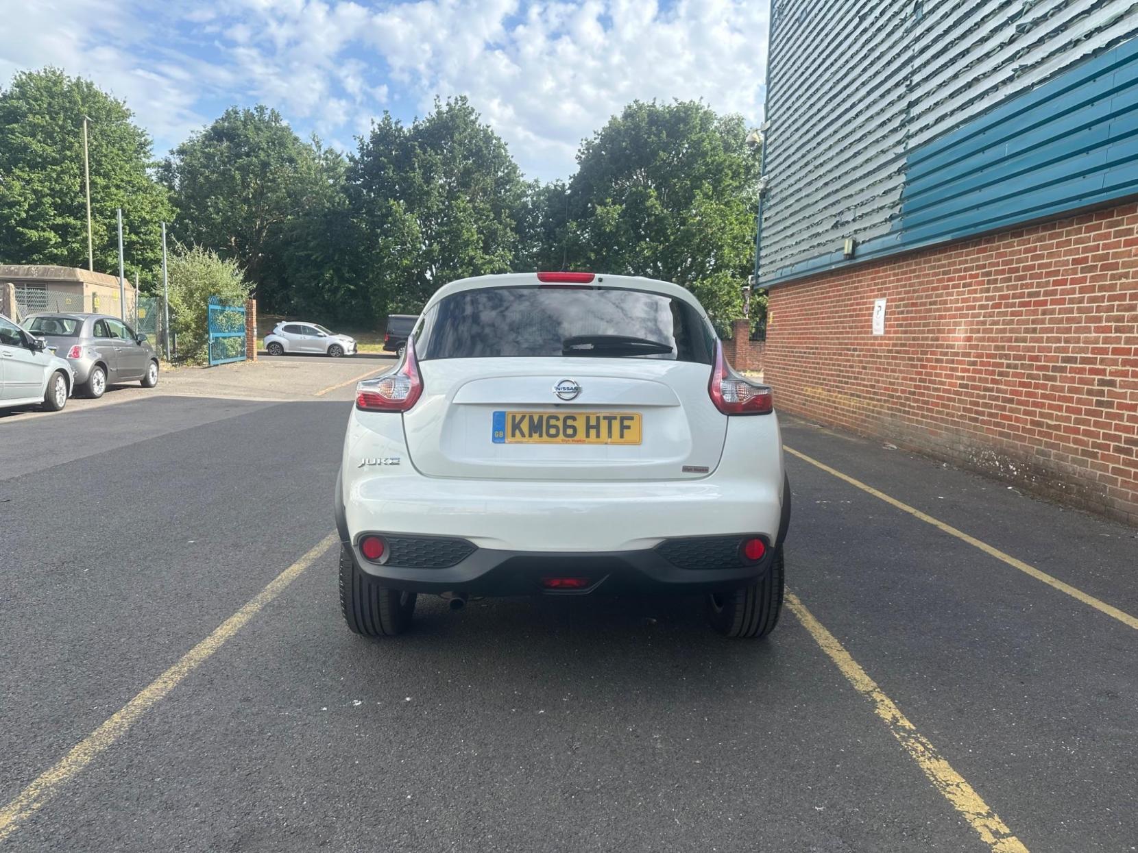 Nissan Juke 1.2 DIG-T Tekna Euro 6 (s/s) 5dr