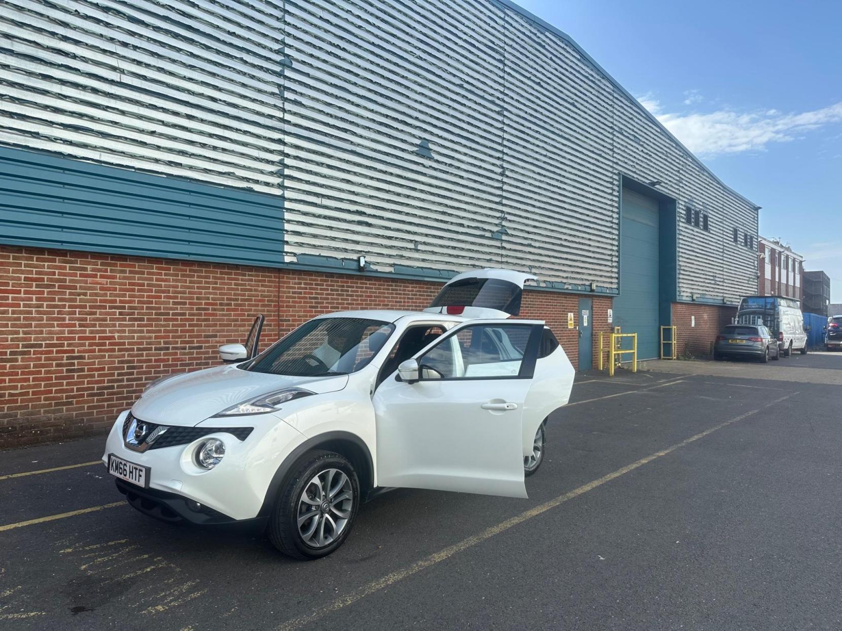 Nissan Juke 1.2 DIG-T Tekna Euro 6 (s/s) 5dr