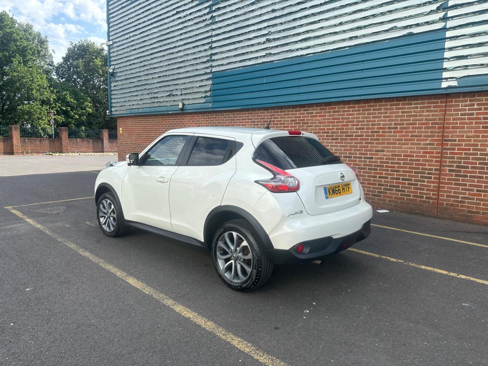 Nissan Juke 1.2 DIG-T Tekna Euro 6 (s/s) 5dr