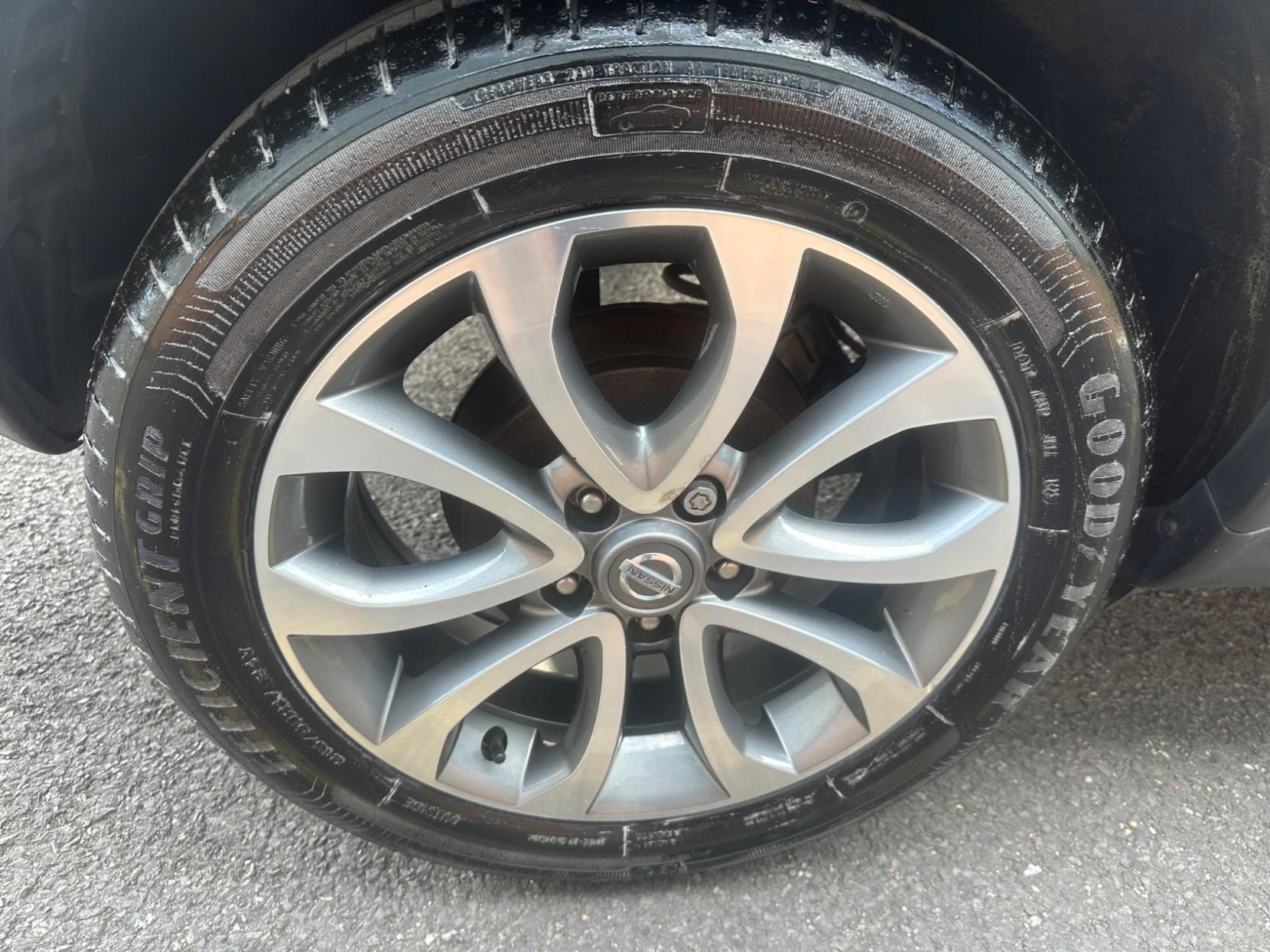 Nissan Juke 1.2 DIG-T Tekna Euro 6 (s/s) 5dr