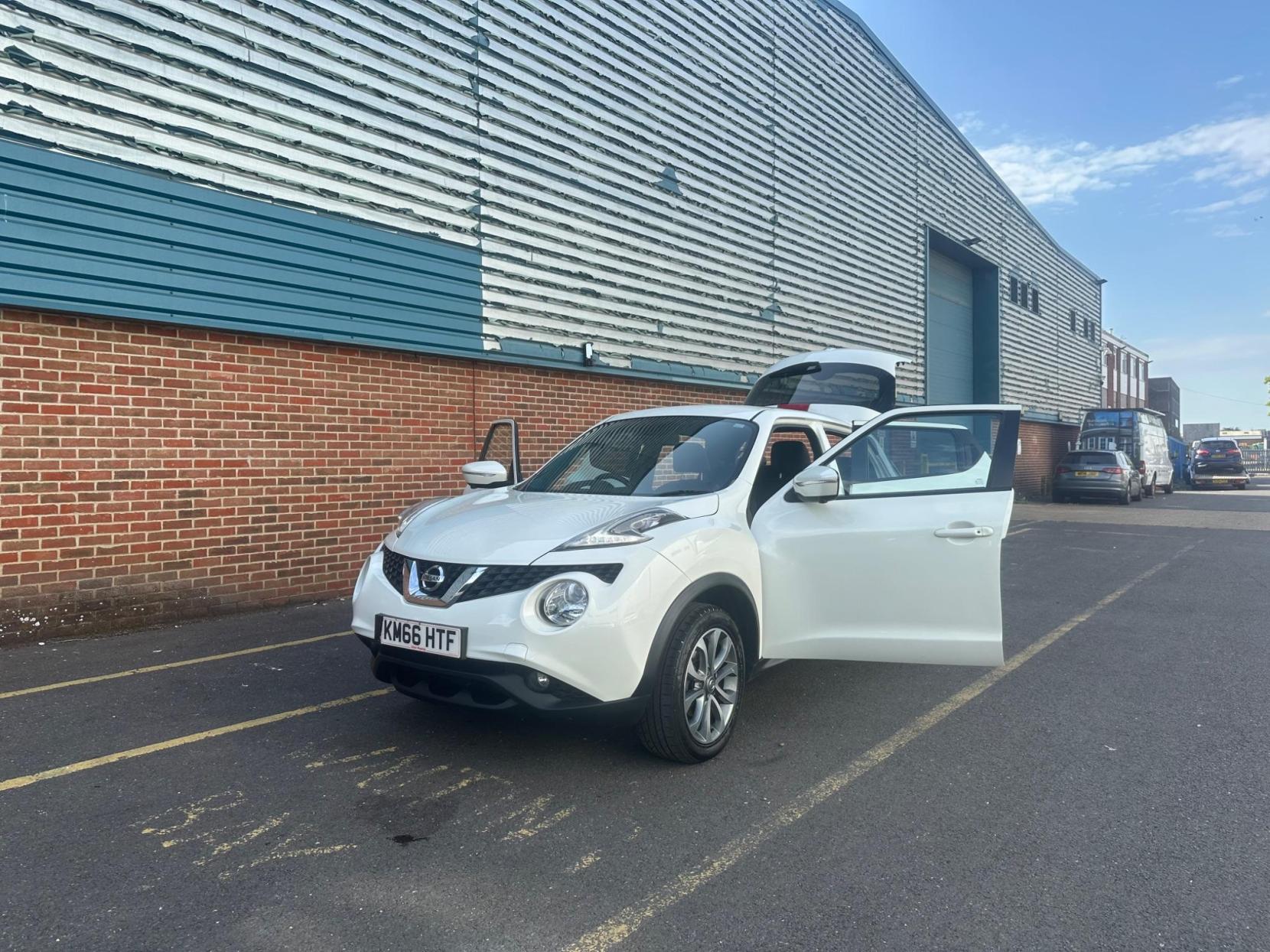 Nissan Juke 1.2 DIG-T Tekna Euro 6 (s/s) 5dr