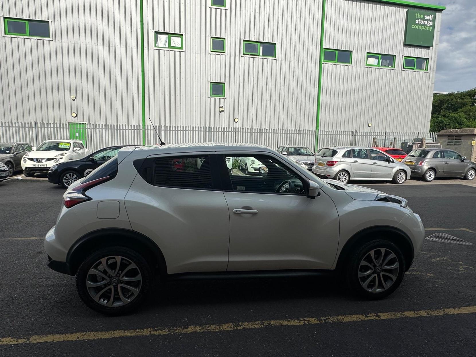 Nissan Juke 1.2 DIG-T Tekna Euro 6 (s/s) 5dr