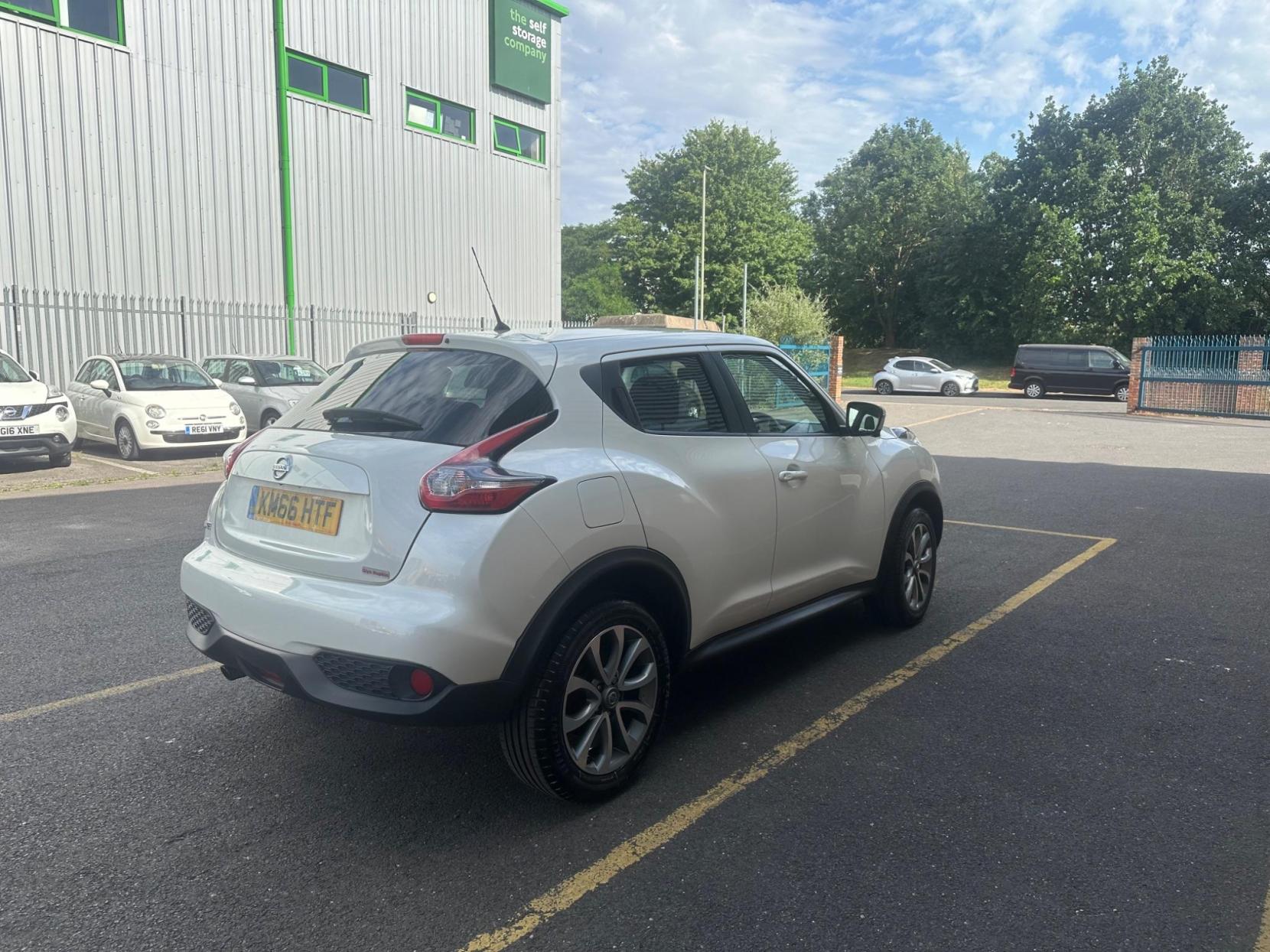 Nissan Juke 1.2 DIG-T Tekna Euro 6 (s/s) 5dr