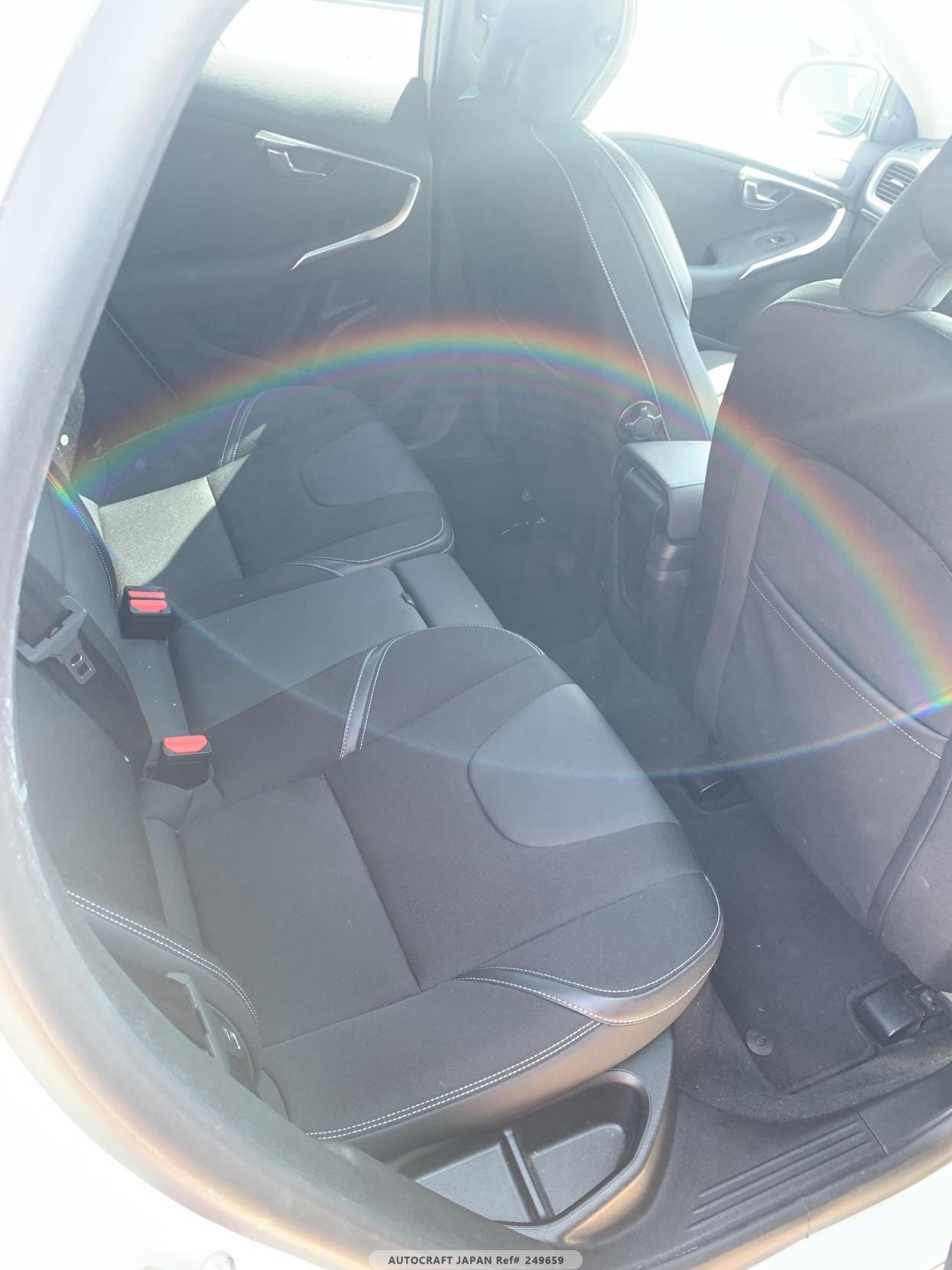 Volvo V40 1.6 T4 SE Hatchback 5dr Petrol Powershift Euro 5 (s/s) (180 ps)