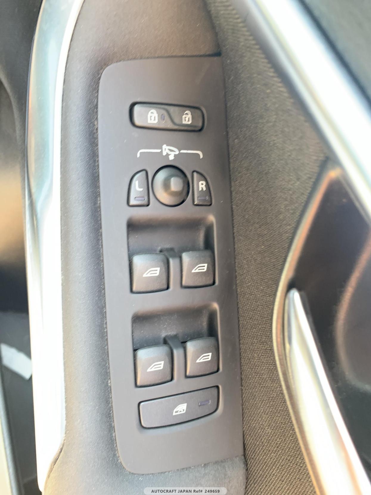 Volvo V40 1.6 T4 SE Hatchback 5dr Petrol Powershift Euro 5 (s/s) (180 ps)