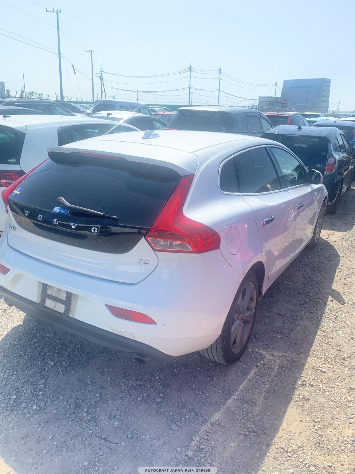 Volvo V40 1.6 T4 SE Hatchback 5dr Petrol Powershift Euro 5 (s/s) (180 ps)