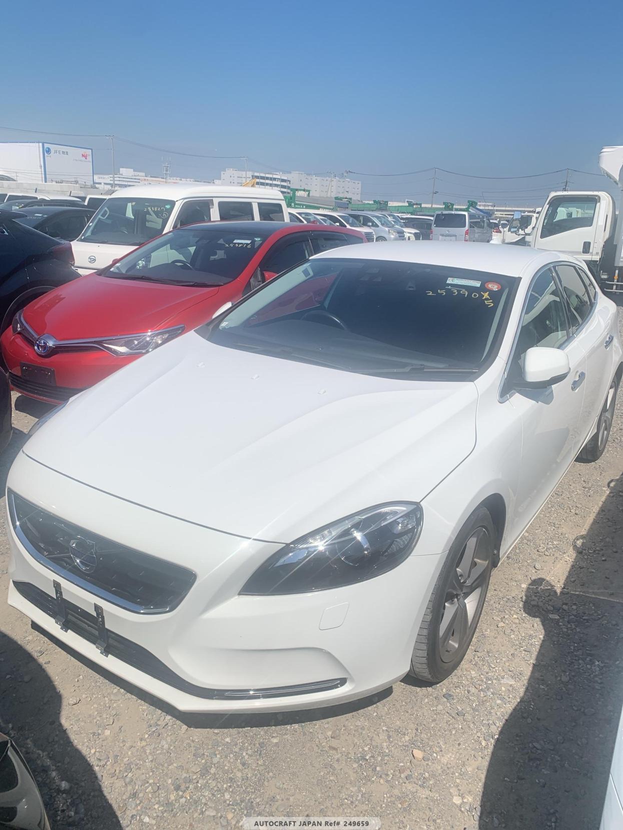 Volvo V40 1.6 T4 SE Hatchback 5dr Petrol Powershift Euro 5 (s/s) (180 ps)