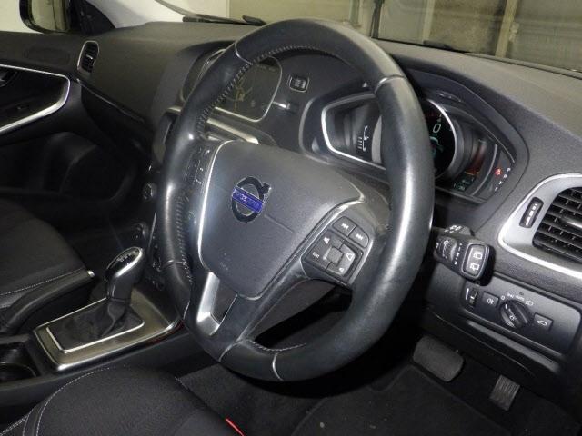 Volvo V40 1.6 T4 SE Hatchback 5dr Petrol Powershift Euro 5 (s/s) (180 ps)