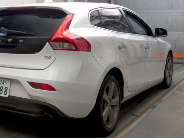 Volvo V40 1.6 T4 SE Hatchback 5dr Petrol Powershift Euro 5 (s/s) (180 ps)