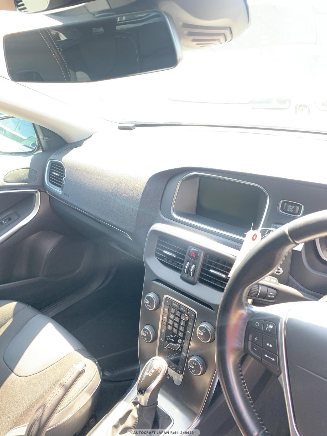 Volvo V40 1.6 T4 SE Hatchback 5dr Petrol Powershift Euro 5 (s/s) (180 ps)