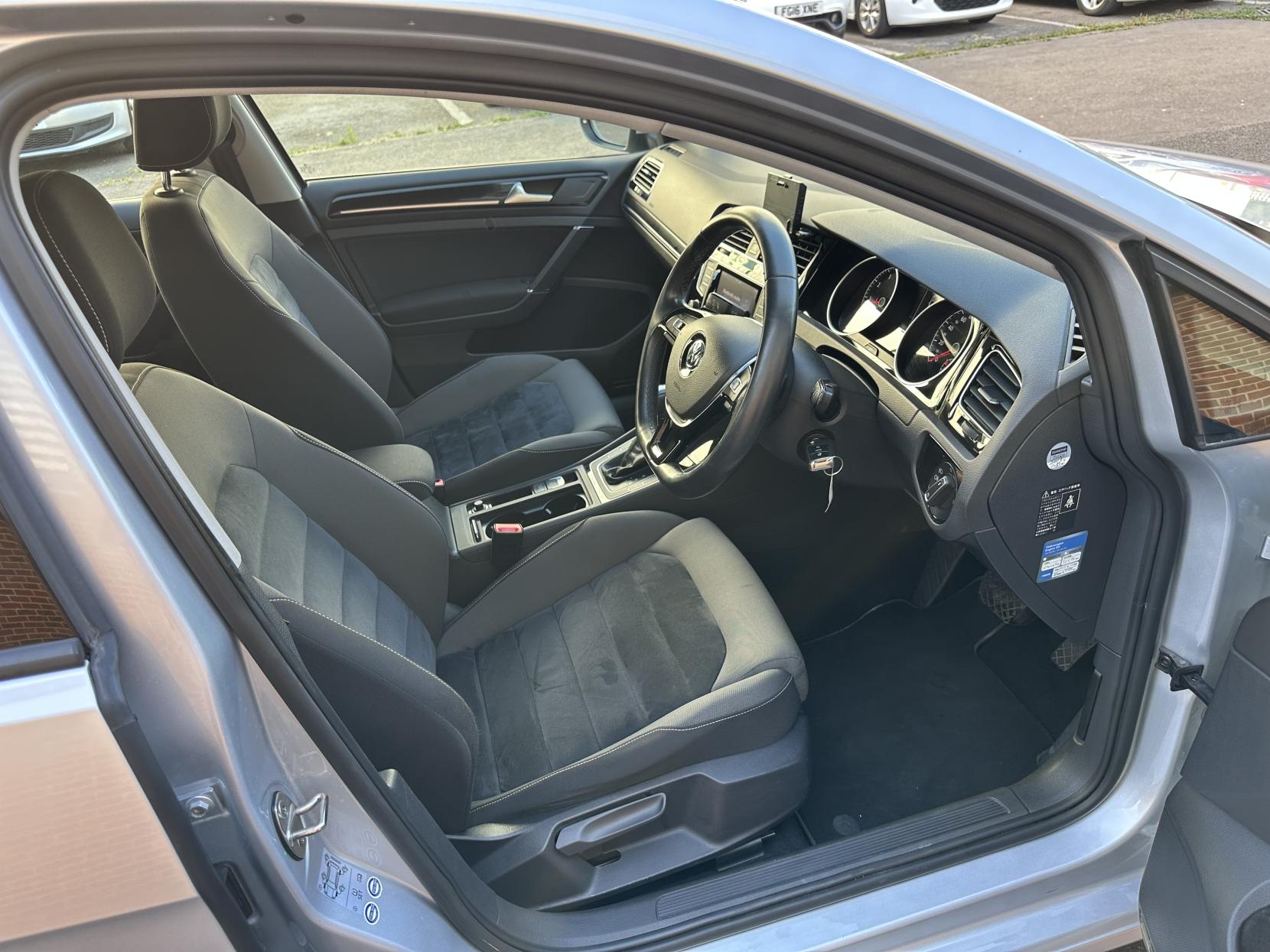 Volkswagen Golf 1.4 TSI BlueMotion Tech Match Edition Hatchback 5dr Petrol DSG Euro 6 (s/s) (125 ps)