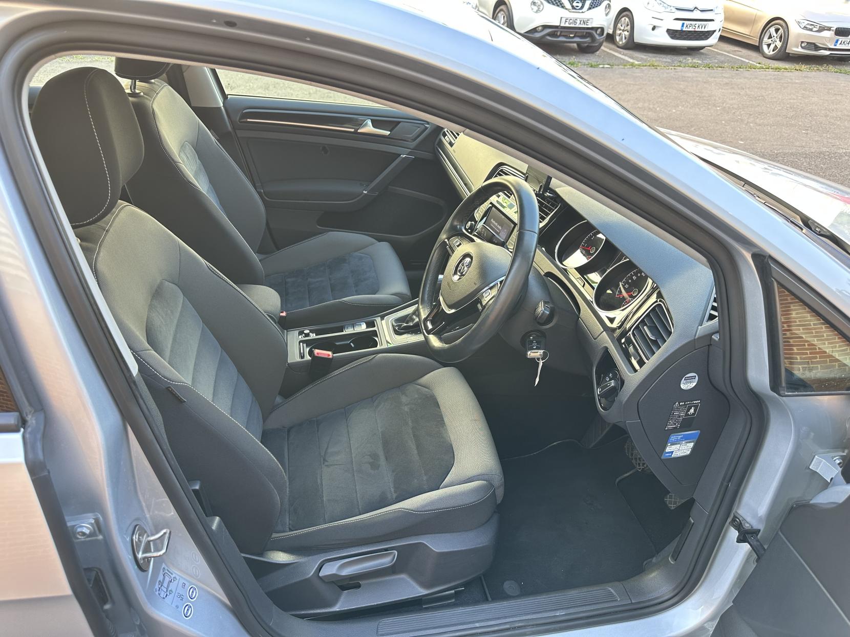 Volkswagen Golf 1.4 TSI BlueMotion Tech Match Edition Hatchback 5dr Petrol DSG Euro 6 (s/s) (125 ps)