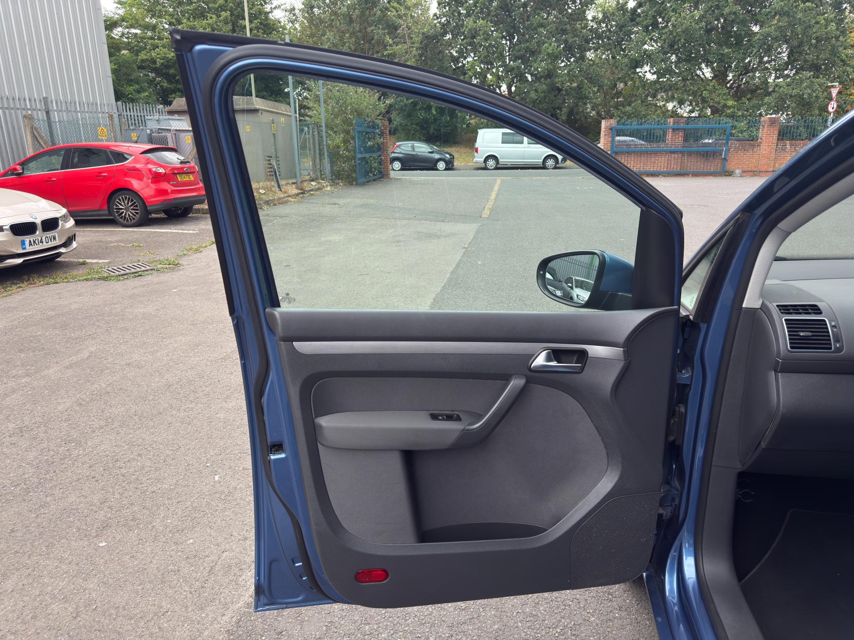 Volkswagen Touran 1.4 TSI SE MPV 5dr Petrol DSG Euro 5 (140 ps)