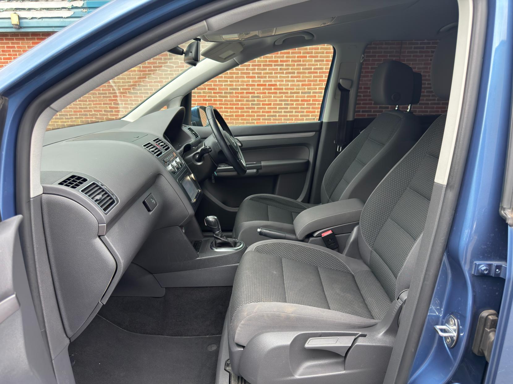 Volkswagen Touran 1.4 TSI SE MPV 5dr Petrol DSG Euro 5 (140 ps)