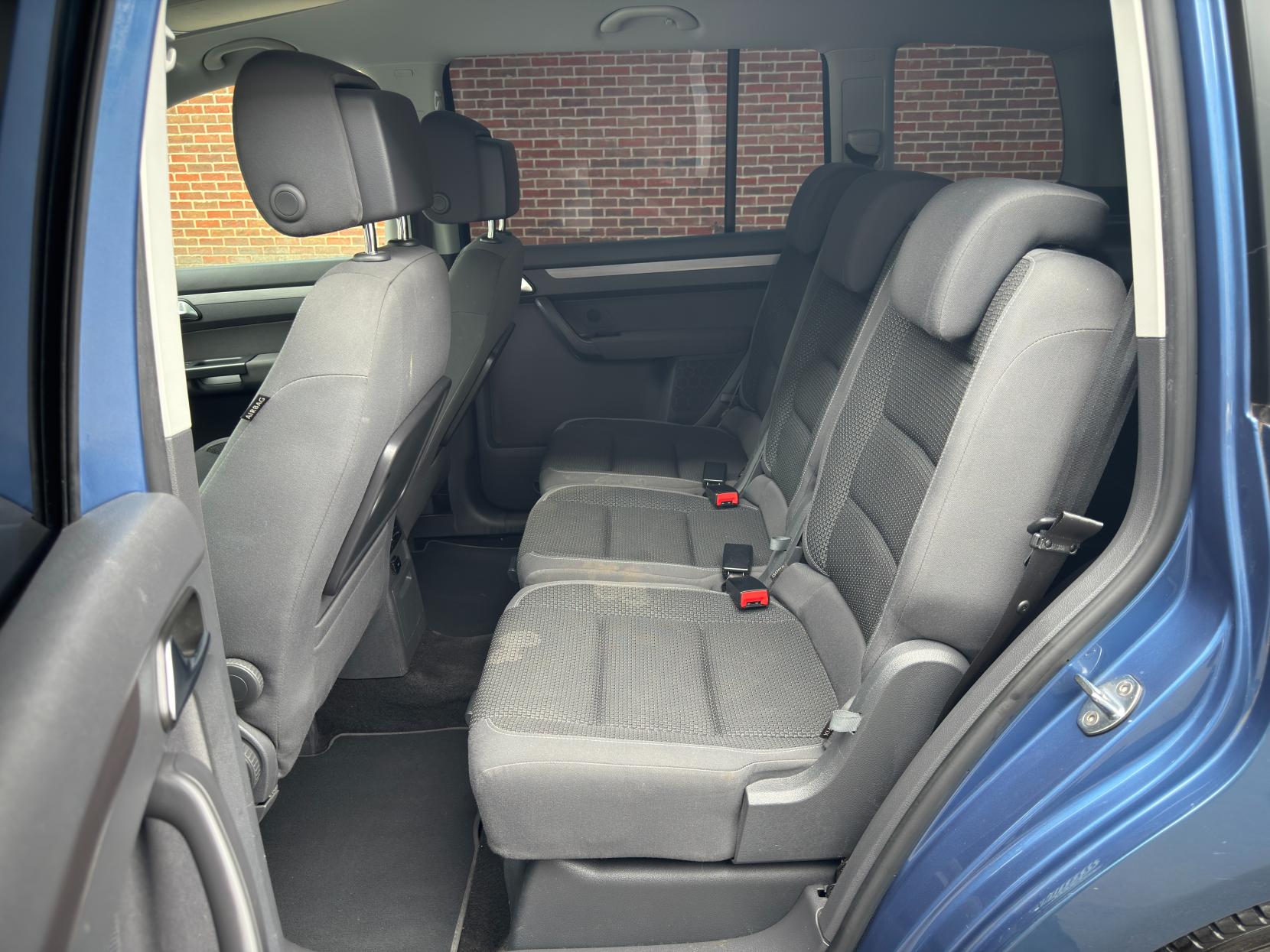 Volkswagen Touran 1.4 TSI SE MPV 5dr Petrol DSG Euro 5 (140 ps)