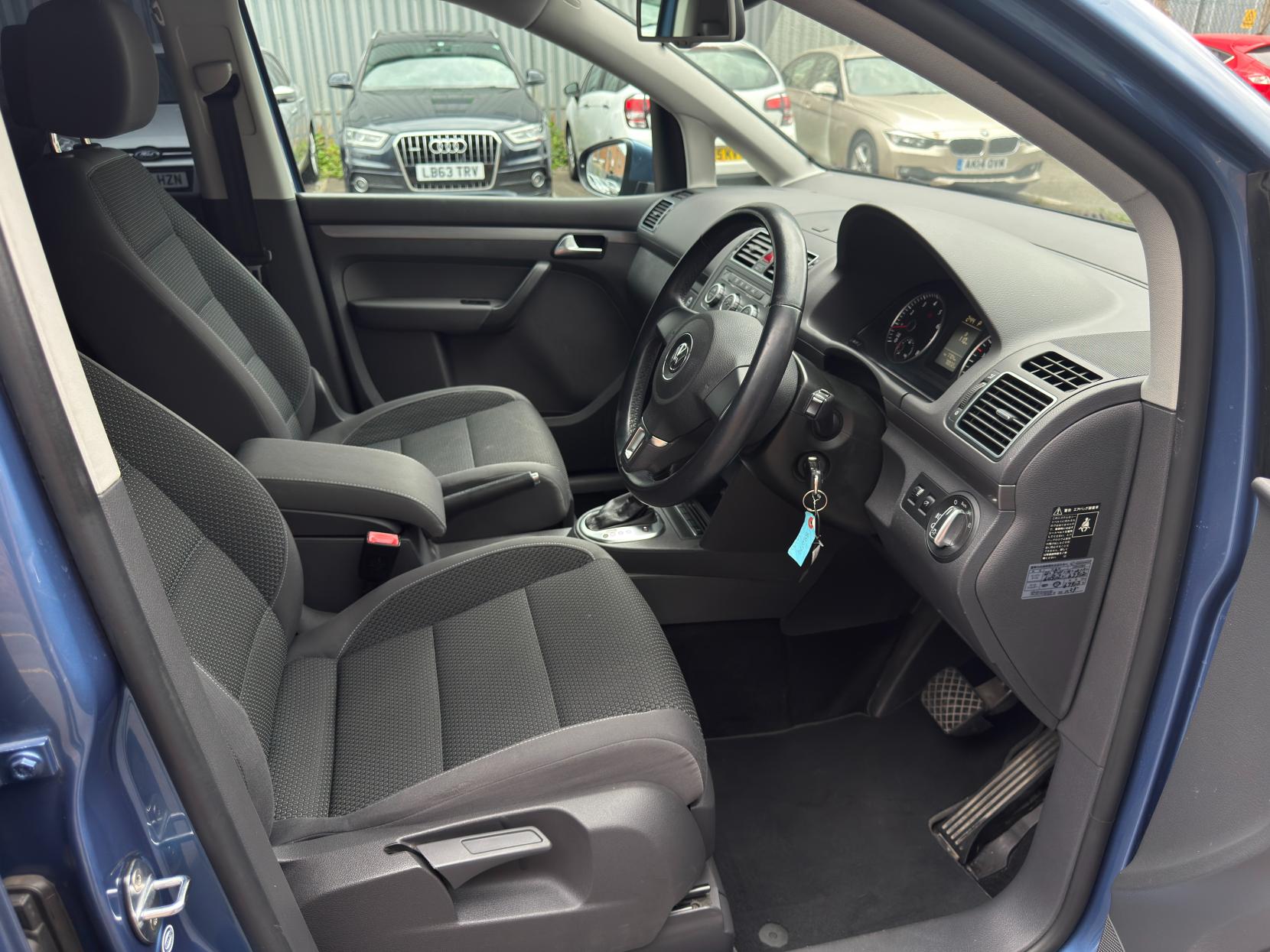 Volkswagen Touran 1.4 TSI SE MPV 5dr Petrol DSG Euro 5 (140 ps)
