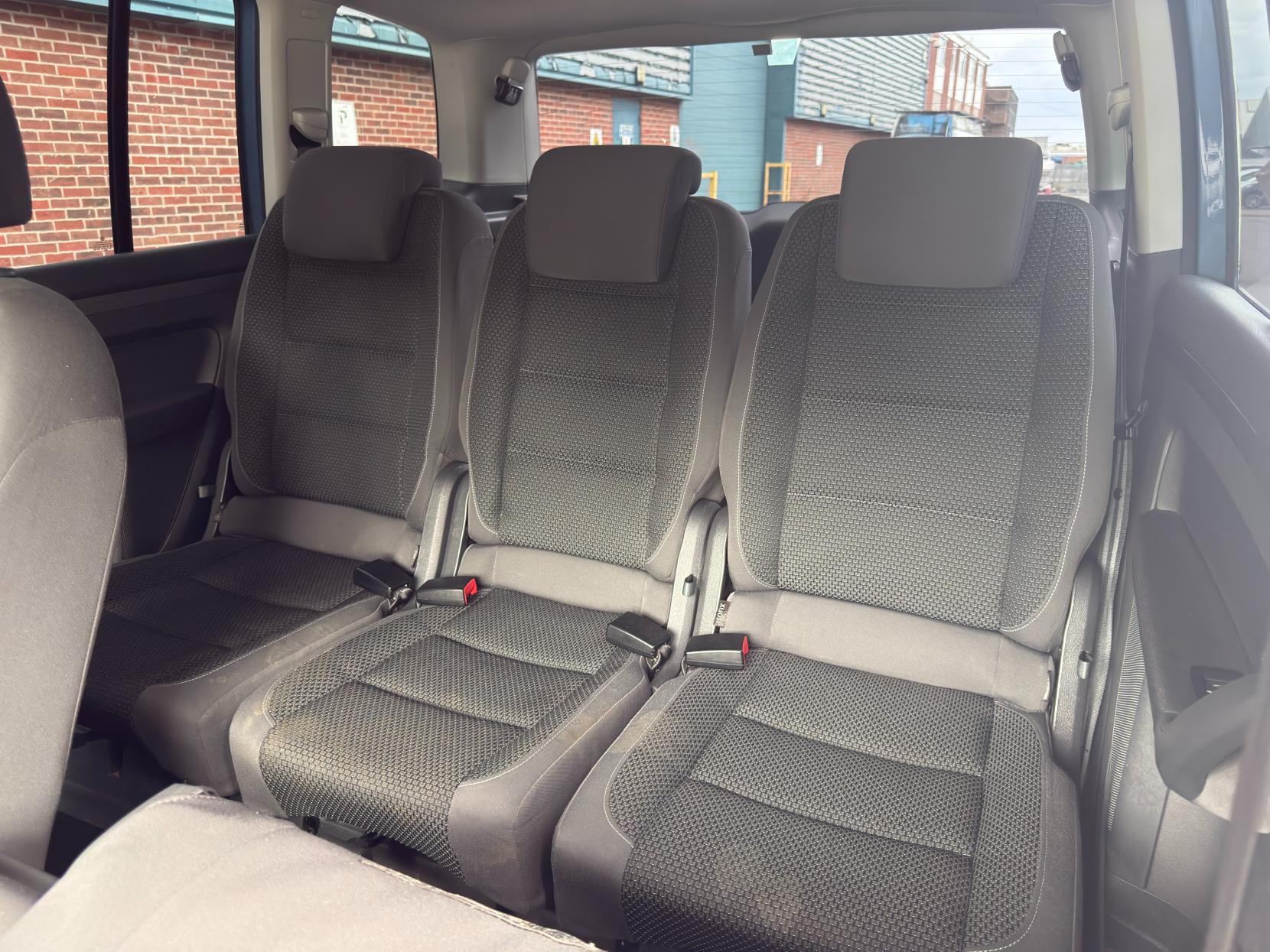 Volkswagen Touran 1.4 TSI SE MPV 5dr Petrol DSG Euro 5 (140 ps)
