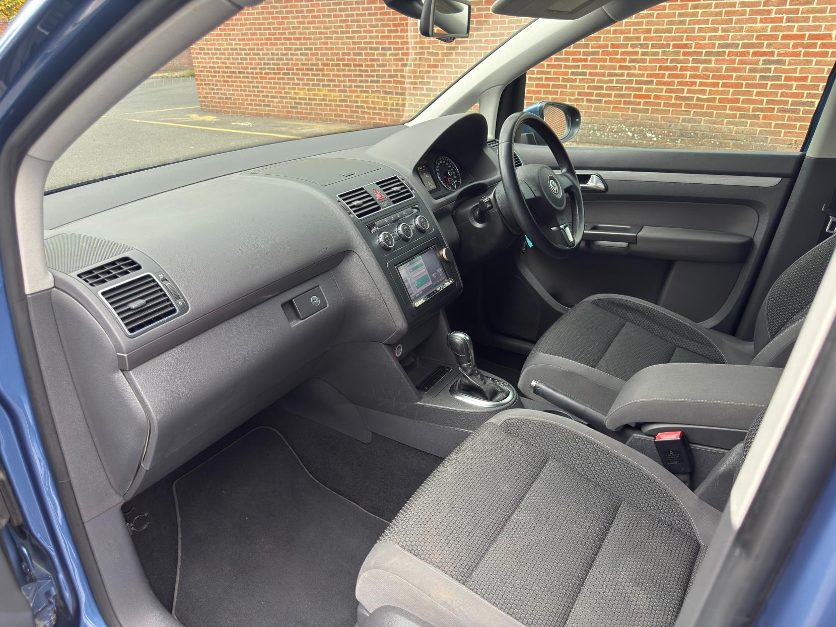 Volkswagen Touran 1.4 TSI SE MPV 5dr Petrol DSG Euro 5 (140 ps)
