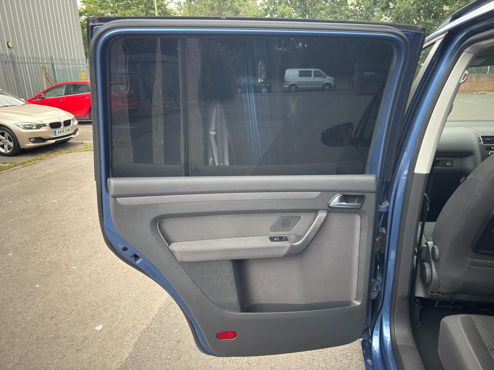 Volkswagen Touran 1.4 TSI SE MPV 5dr Petrol DSG Euro 5 (140 ps)