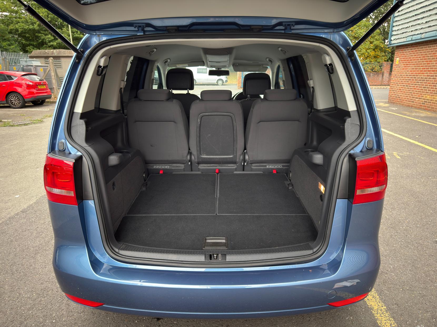 Volkswagen Touran 1.4 TSI SE MPV 5dr Petrol DSG Euro 5 (140 ps)