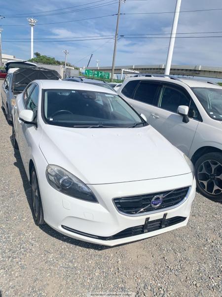 Volvo V40 1.6 T4 SE Hatchback 5dr Petrol Powershift Euro 5 (s/s) (180 ps)