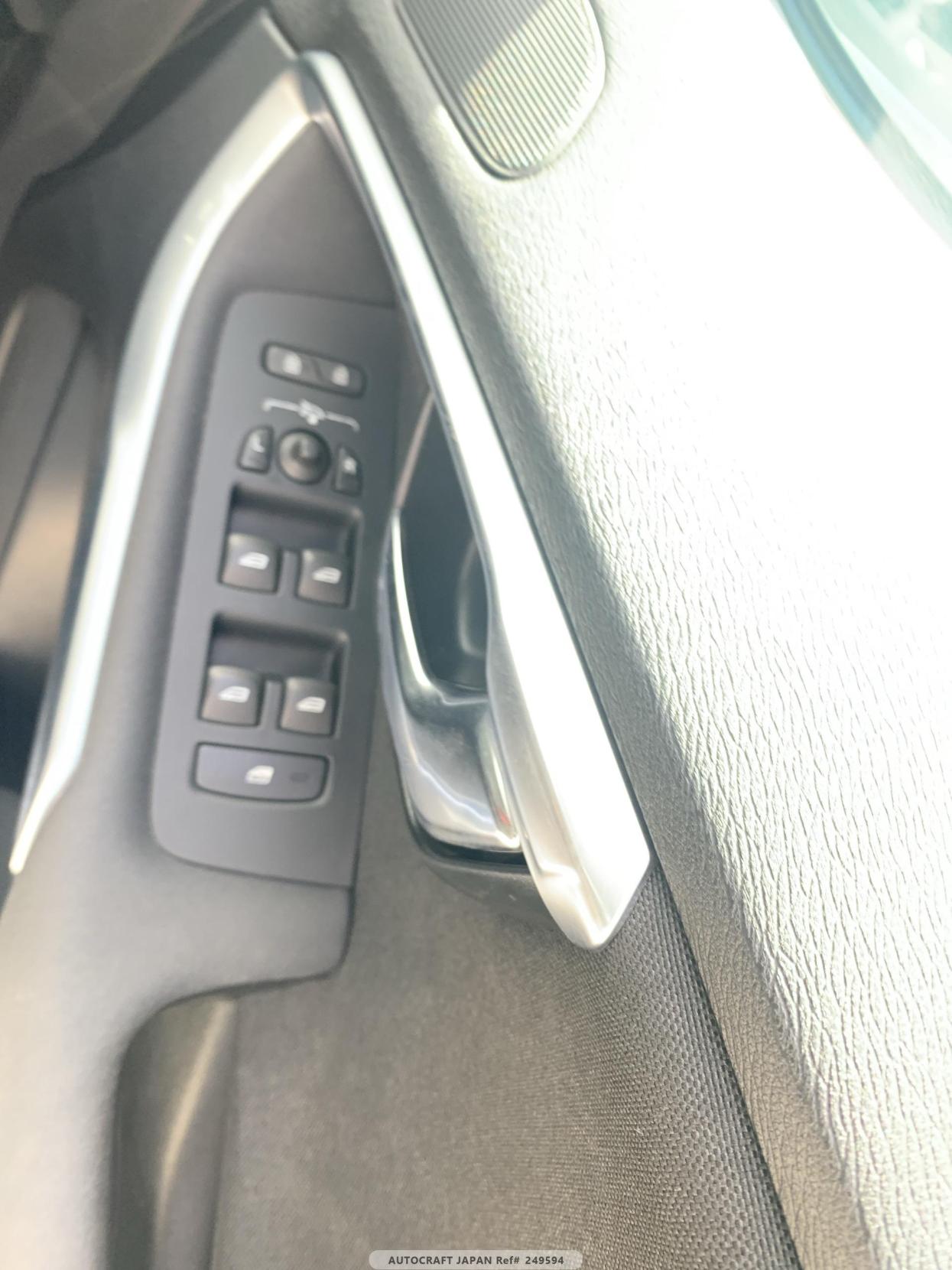 Volvo V40 1.6 T4 SE Hatchback 5dr Petrol Powershift Euro 5 (s/s) (180 ps)