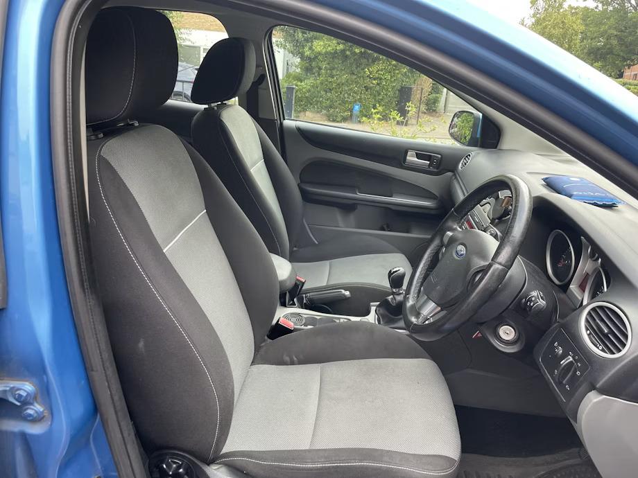 Ford Focus 1.6 Zetec Hatchback 5dr Petrol Manual (159 g/km, 99 bhp)