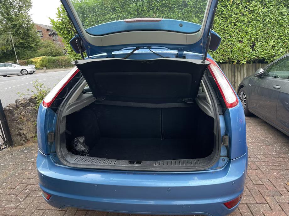Ford Focus 1.6 Zetec Hatchback 5dr Petrol Manual (159 g/km, 99 bhp)