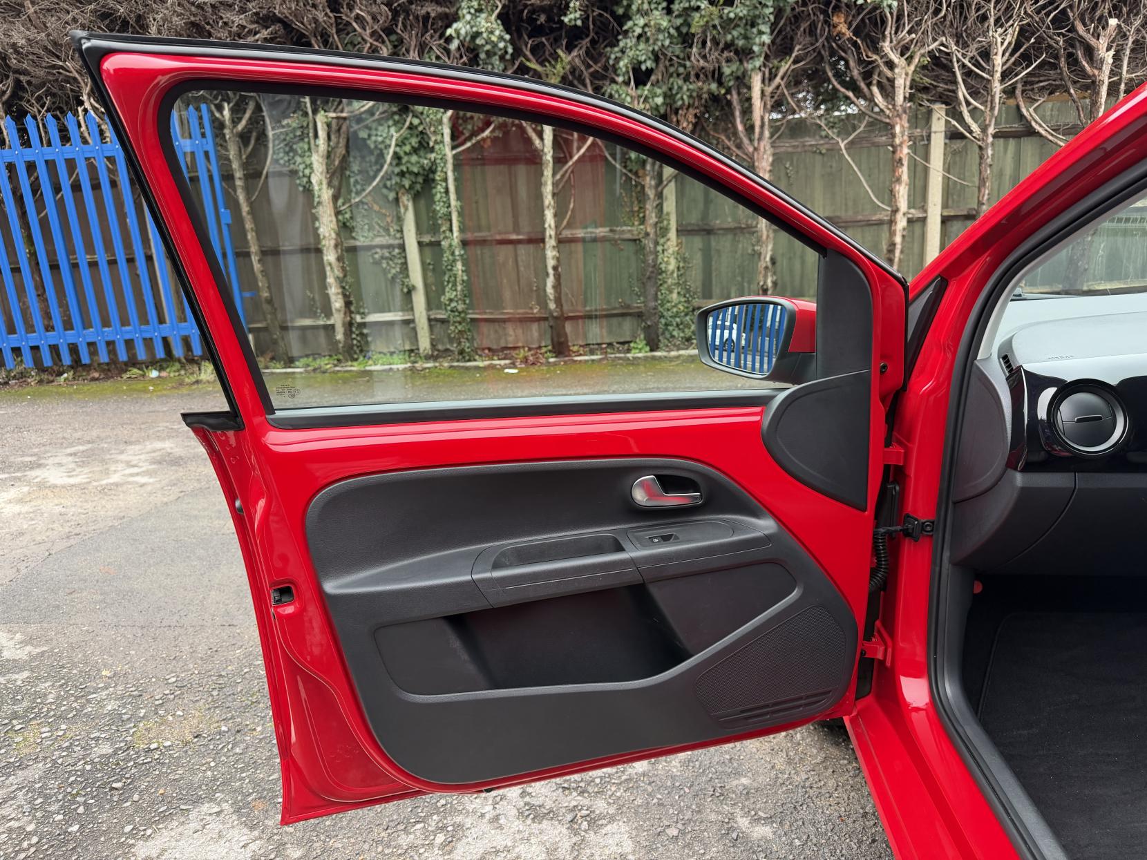 Volkswagen up! 1.0 High up! Hatchback 5dr Petrol ASG Euro 6 (75 ps)