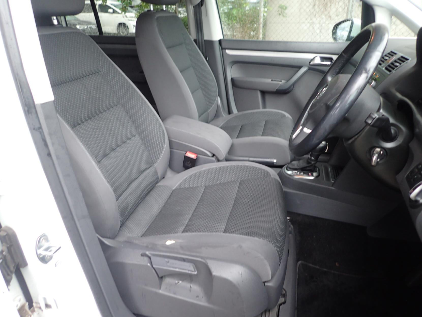Volkswagen Touran 1.4 TSI SE MPV 5dr Petrol DSG Euro 5 (140 ps)