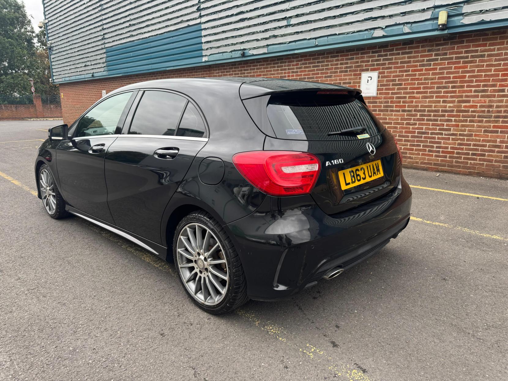 Mercedes-Benz A Class 1.6 A180 Sport Hatchback 5dr Petrol 7G-DCT Euro 6 (s/s) (122 ps)