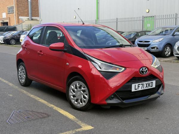 Toyota AYGO 1.0 VVT-i x-play Hatchback 5dr Petrol Manual Euro 6 (s/s) (71 ps)