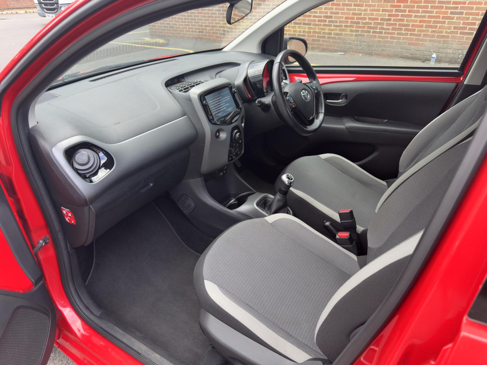 Toyota AYGO 1.0 VVT-i x-play Hatchback 5dr Petrol Manual Euro 6 (s/s) (71 ps)