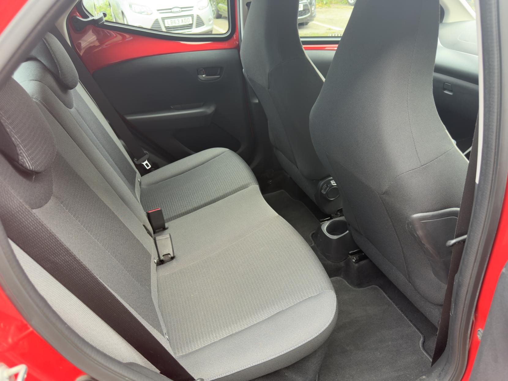 Toyota AYGO 1.0 VVT-i x-play Hatchback 5dr Petrol Manual Euro 6 (s/s) (71 ps)