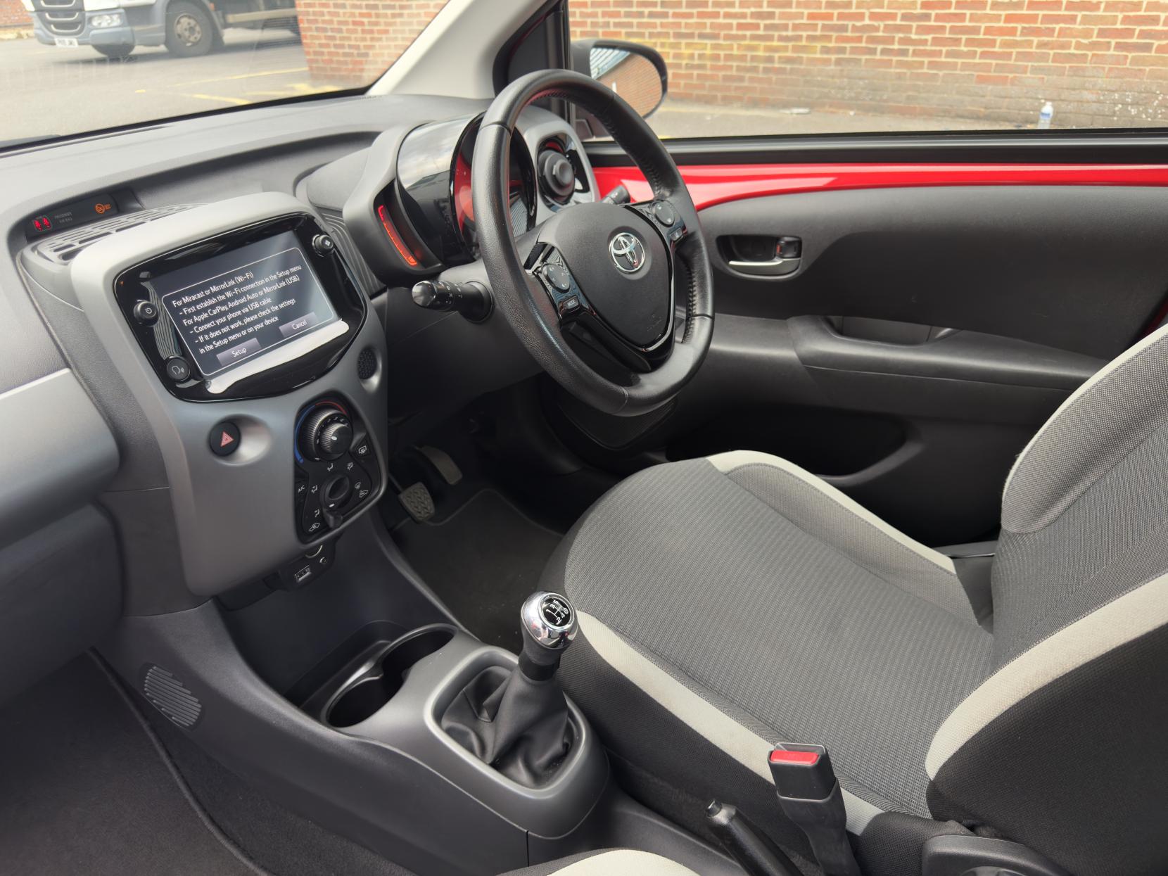 Toyota AYGO 1.0 VVT-i x-play Hatchback 5dr Petrol Manual Euro 6 (s/s) (71 ps)