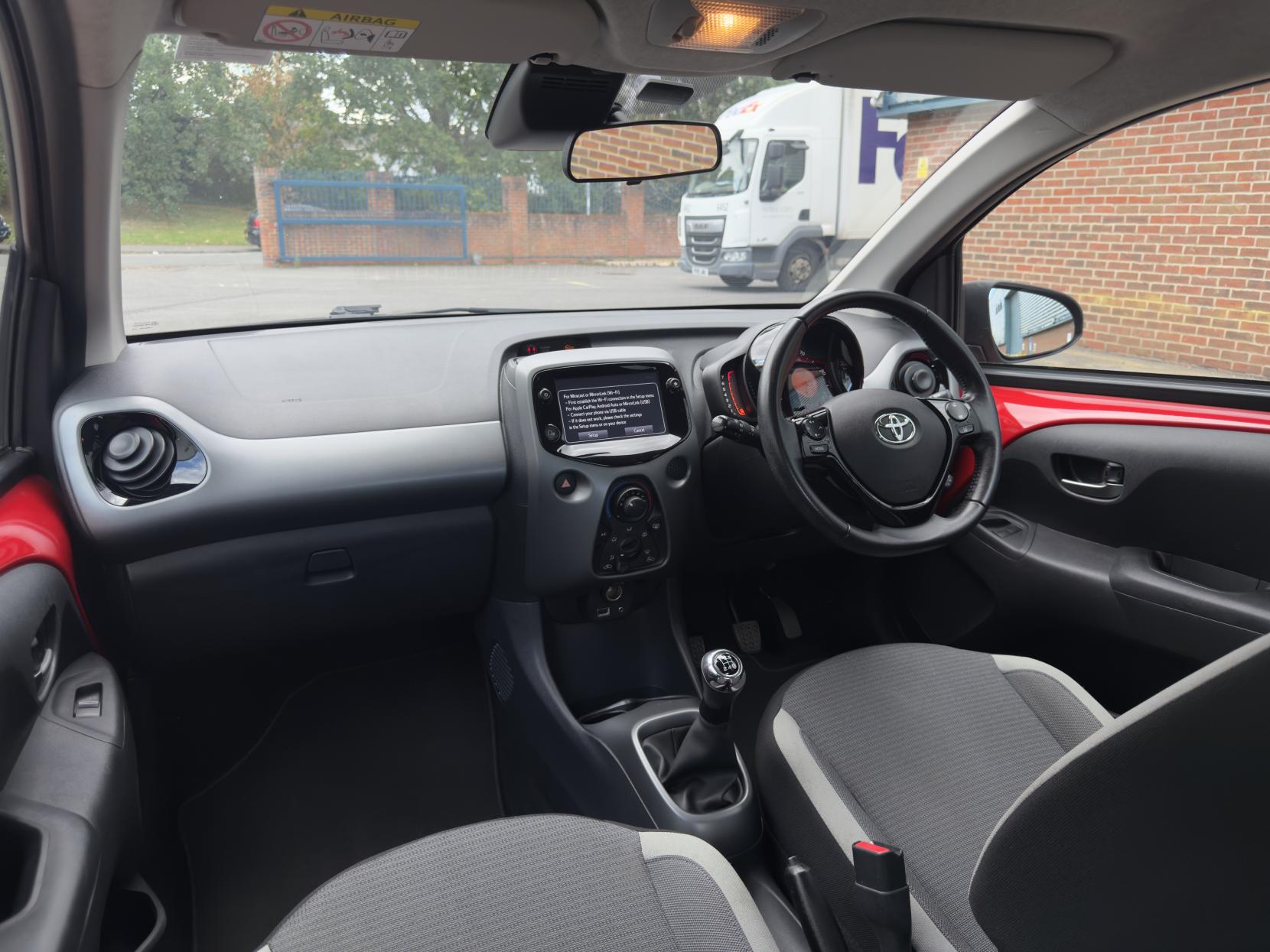 Toyota AYGO 1.0 VVT-i x-play Hatchback 5dr Petrol Manual Euro 6 (s/s) (71 ps)