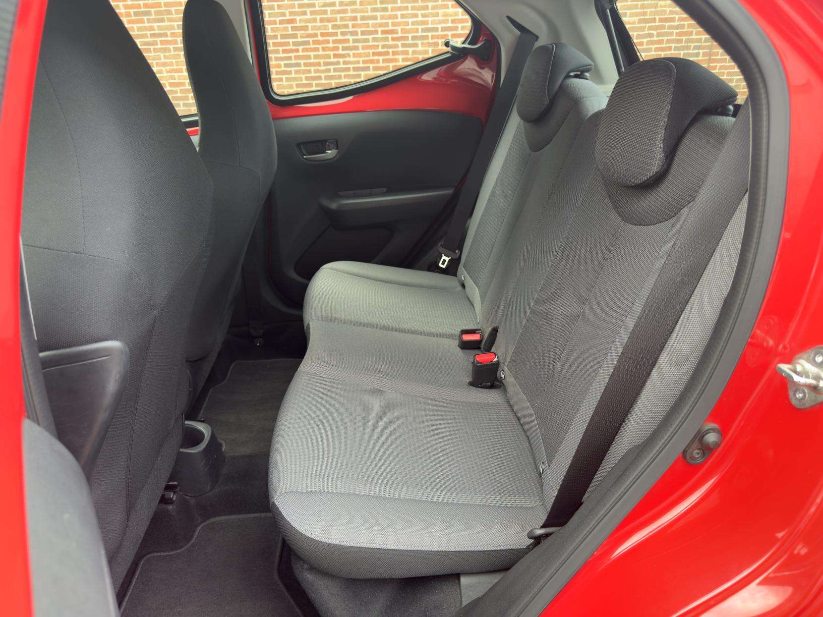 Toyota AYGO 1.0 VVT-i x-play Hatchback 5dr Petrol Manual Euro 6 (s/s) (71 ps)