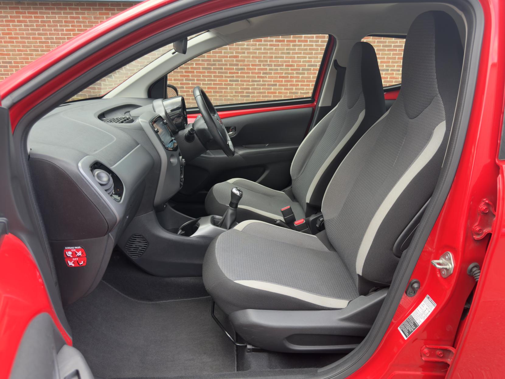 Toyota AYGO 1.0 VVT-i x-play Hatchback 5dr Petrol Manual Euro 6 (s/s) (71 ps)