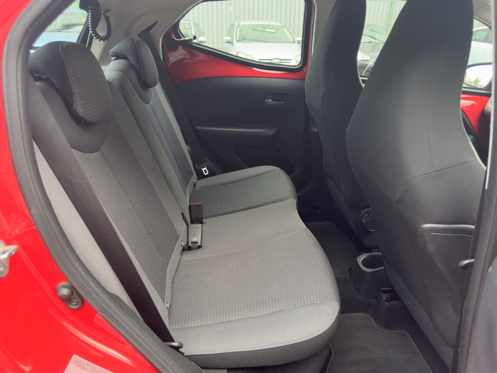 Toyota AYGO 1.0 VVT-i x-play Hatchback 5dr Petrol Manual Euro 6 (s/s) (71 ps)