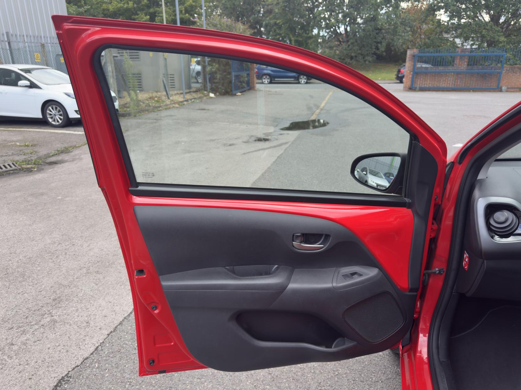 Toyota AYGO 1.0 VVT-i x-play Hatchback 5dr Petrol Manual Euro 6 (s/s) (71 ps)