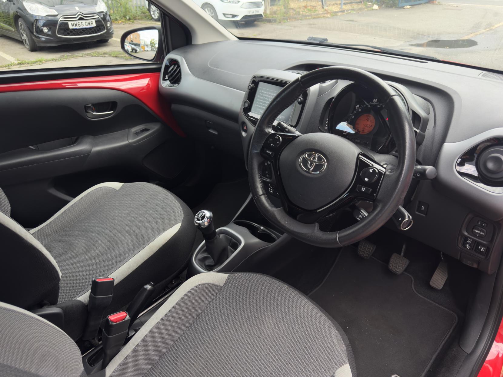 Toyota AYGO 1.0 VVT-i x-play Hatchback 5dr Petrol Manual Euro 6 (s/s) (71 ps)