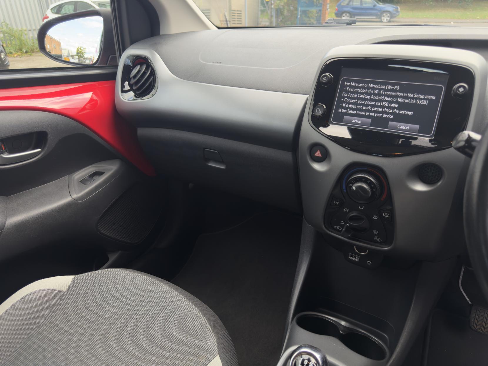 Toyota AYGO 1.0 VVT-i x-play Hatchback 5dr Petrol Manual Euro 6 (s/s) (71 ps)