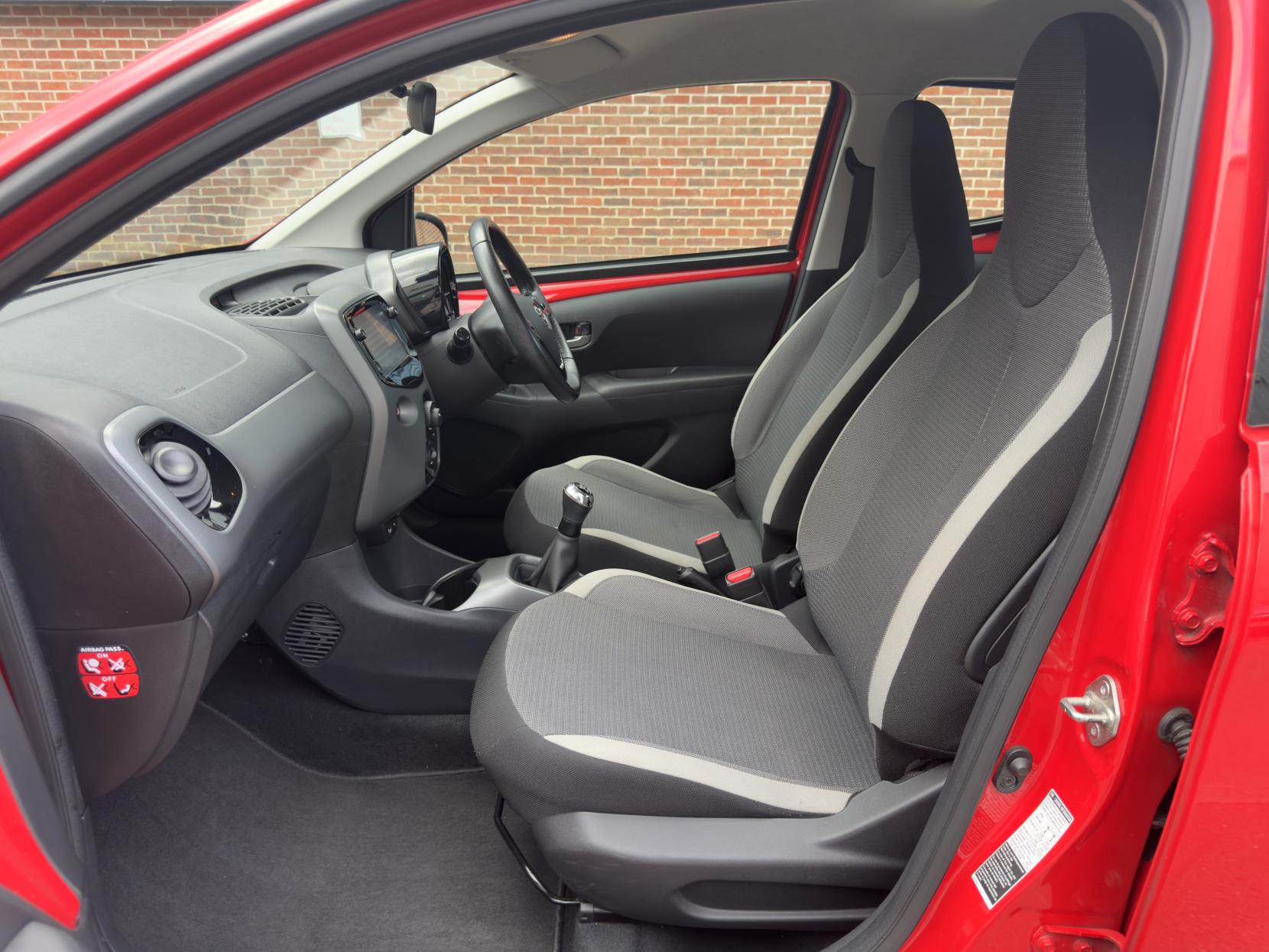 Toyota AYGO 1.0 VVT-i x-play Hatchback 5dr Petrol Manual Euro 6 (s/s) (71 ps)