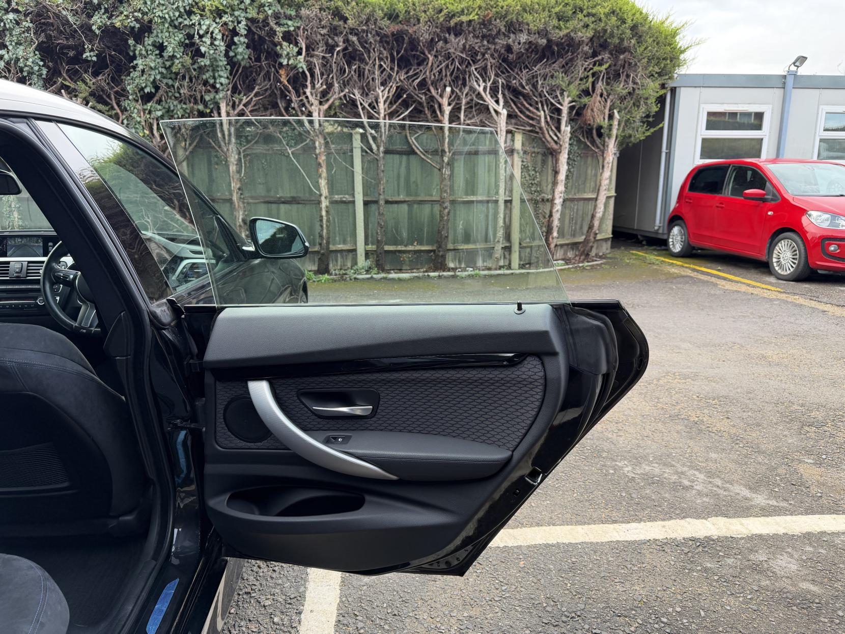 BMW 3 Series Gran Turismo 2.0 320i Sport GT 5dr Petrol Auto xDrive Euro 6 (s/s) (184 ps)