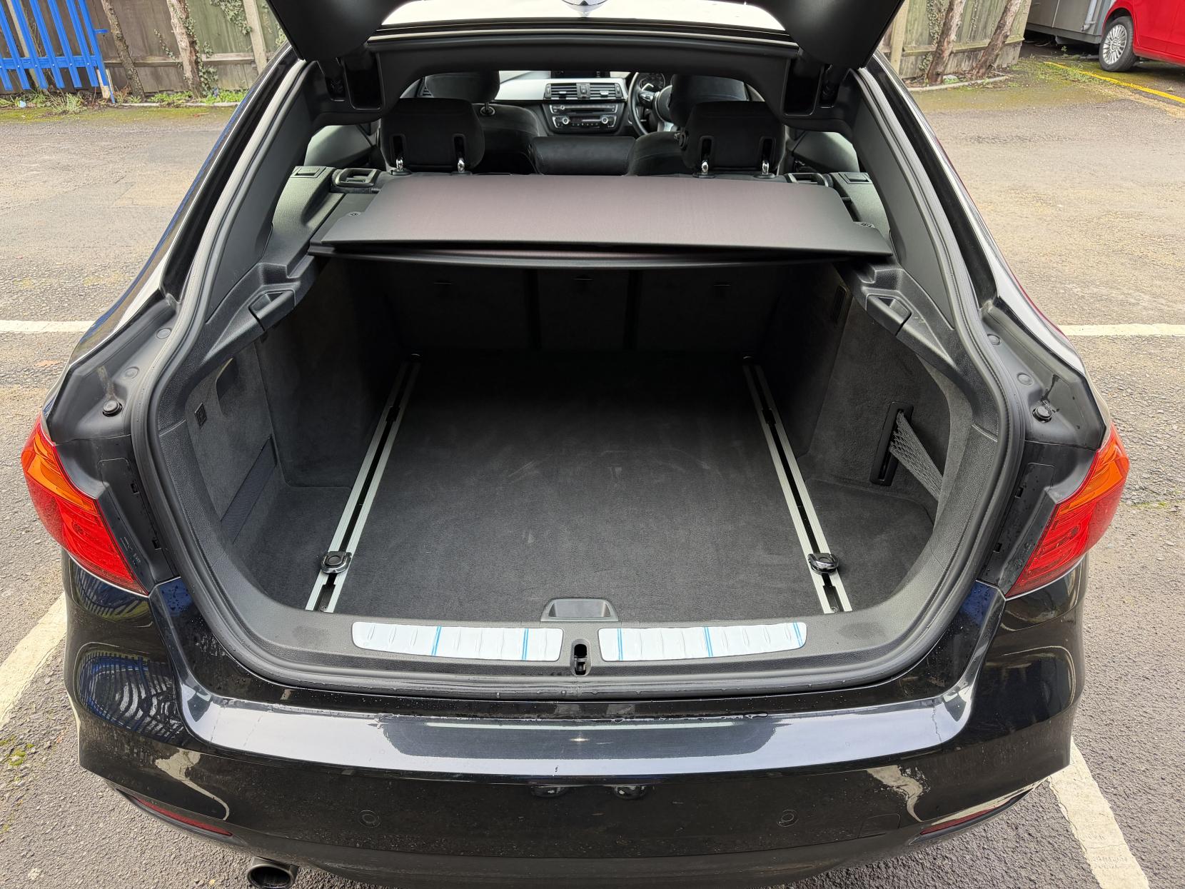 BMW 3 Series Gran Turismo 2.0 320i Sport GT 5dr Petrol Auto xDrive Euro 6 (s/s) (184 ps)