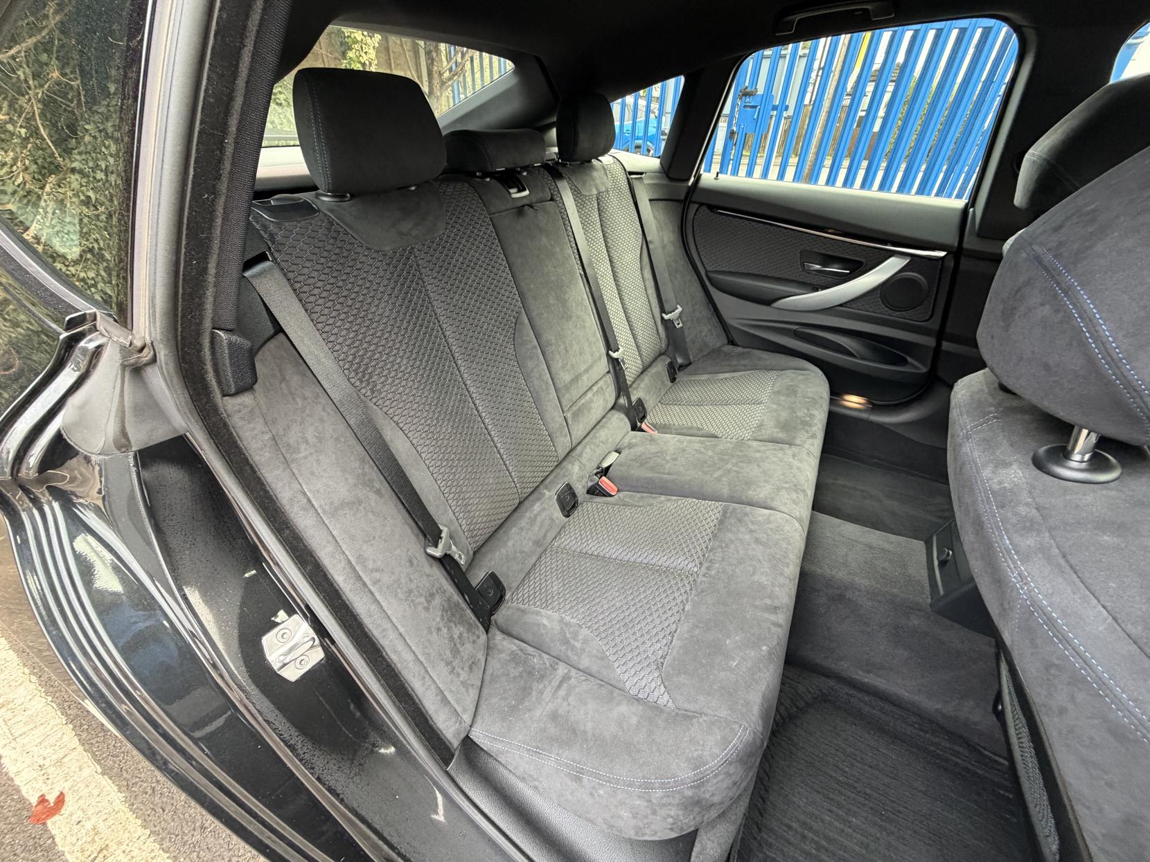 BMW 3 Series Gran Turismo 2.0 320i Sport GT 5dr Petrol Auto xDrive Euro 6 (s/s) (184 ps)