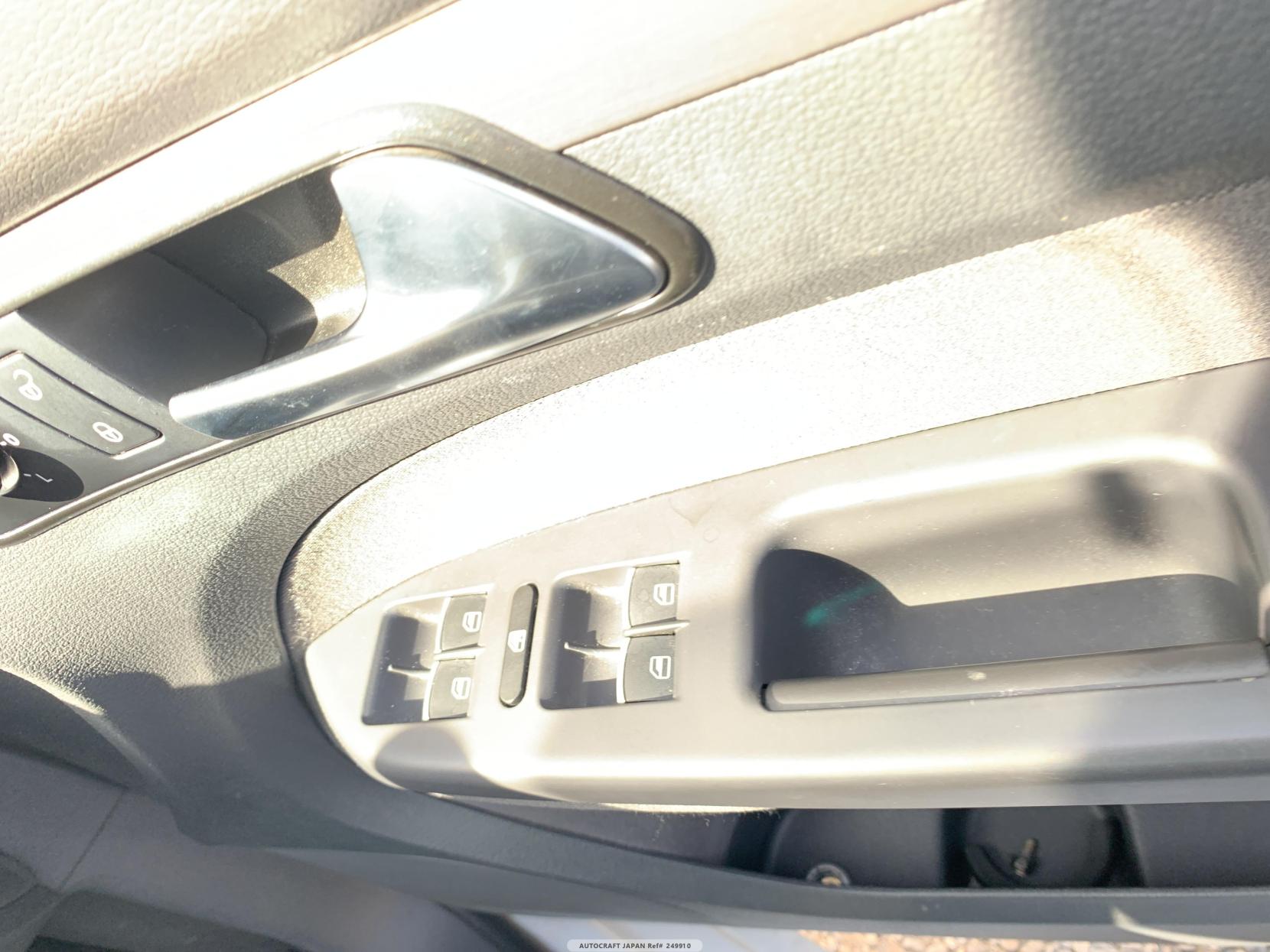 Volkswagen Touran 1.4 TSI SE MPV 5dr Petrol DSG Euro 5 (140 ps)