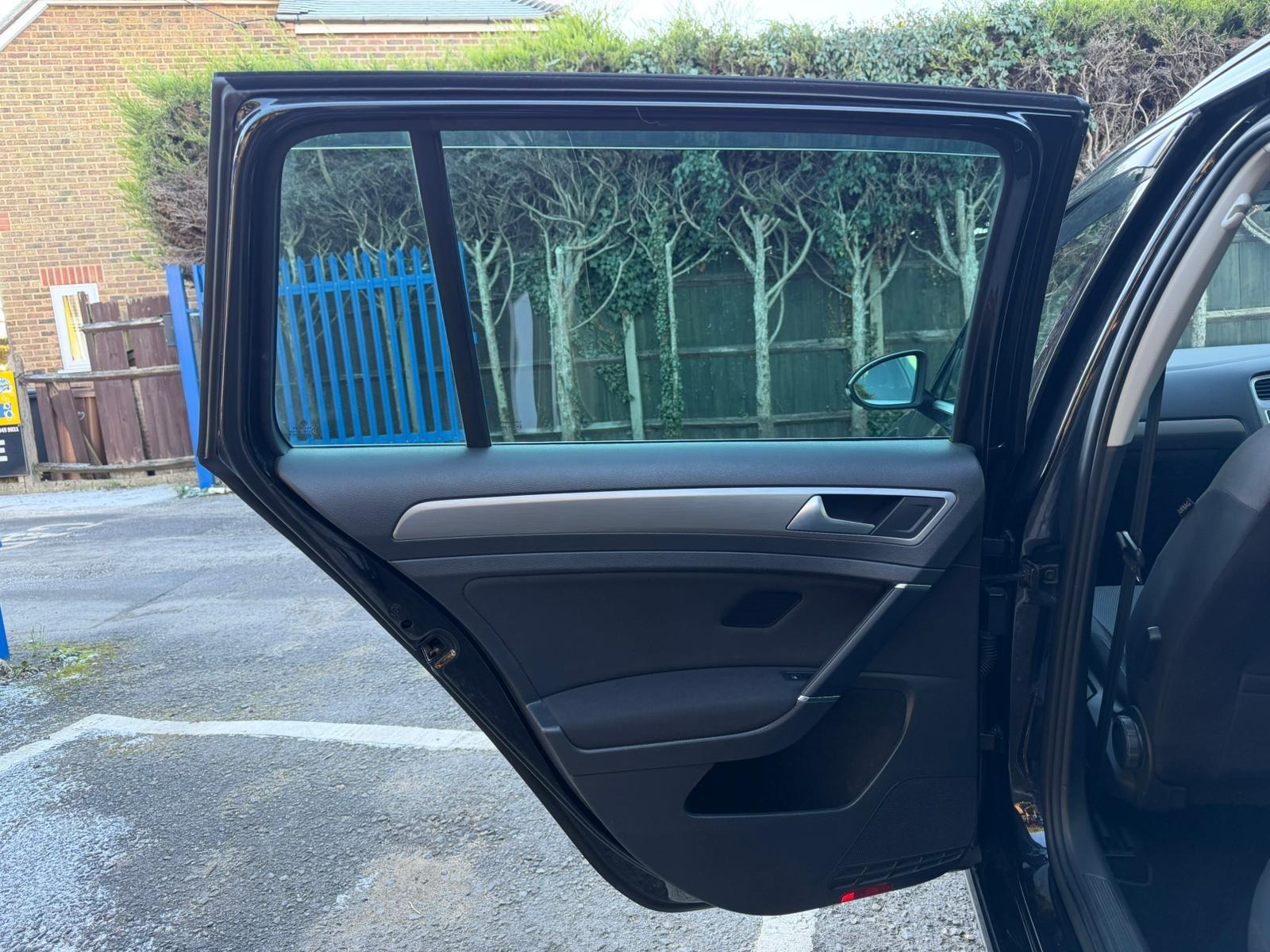 Volkswagen Golf 1.2 TSI BlueMotion Tech S Estate 5dr Petrol DSG Euro 5 (s/s) (105 ps)